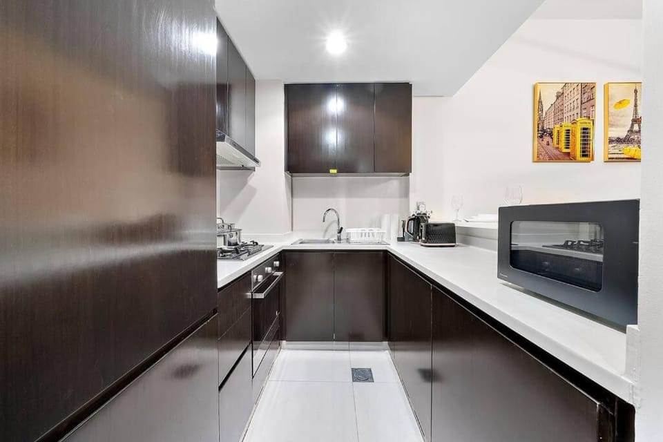 1BR Dubai, Merano Canal View Retreat Near Metro Dining Shopping Mall Apartment in Dubai