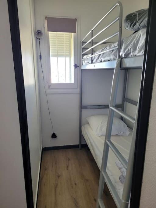Photo of the whole room, bunk bed
