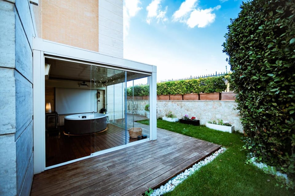 Patio, Garden, Hot Tub, TV and multimedia, Spa and wellness centre/facilities, Open Air Bath, air conditioner