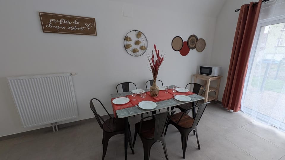 2 Apparts, Familles & Pros Apartment in Grand Est