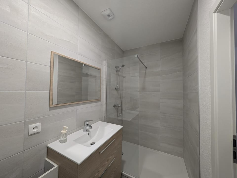 2 Apparts, Familles & Pros Apartment in Grand Est