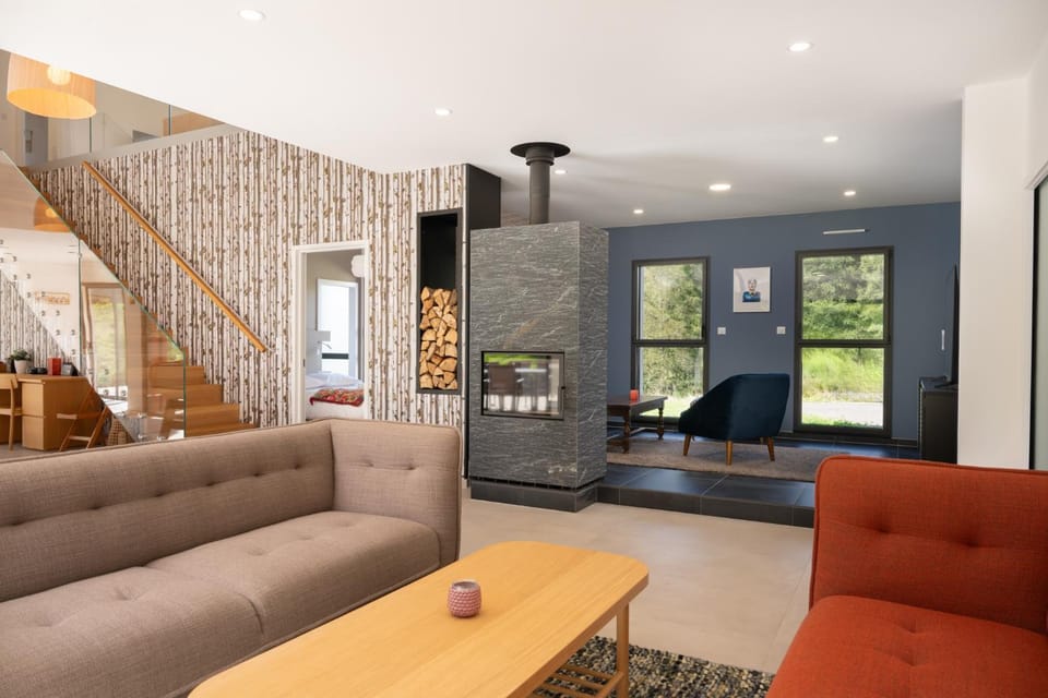 Game Room, Living room, fireplace