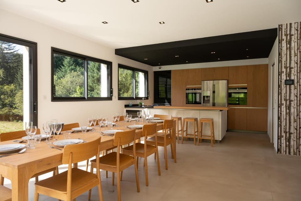 Lounge or bar, dishwasher, washing machine, dryer, kitchen