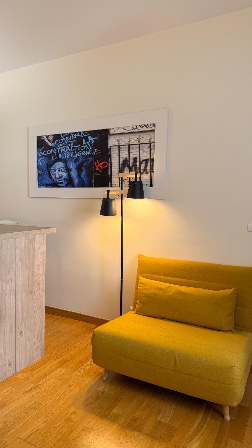 Living room, Seating area