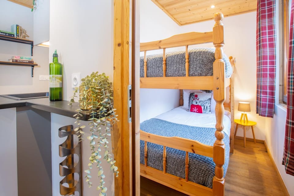 bunk bed