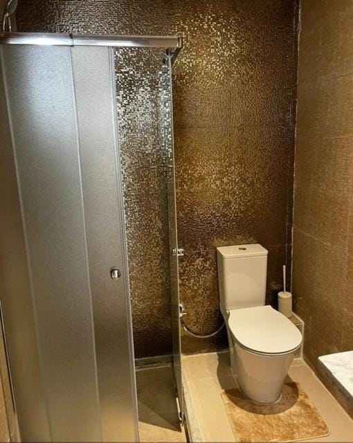 Shower, Toilet, Bathroom