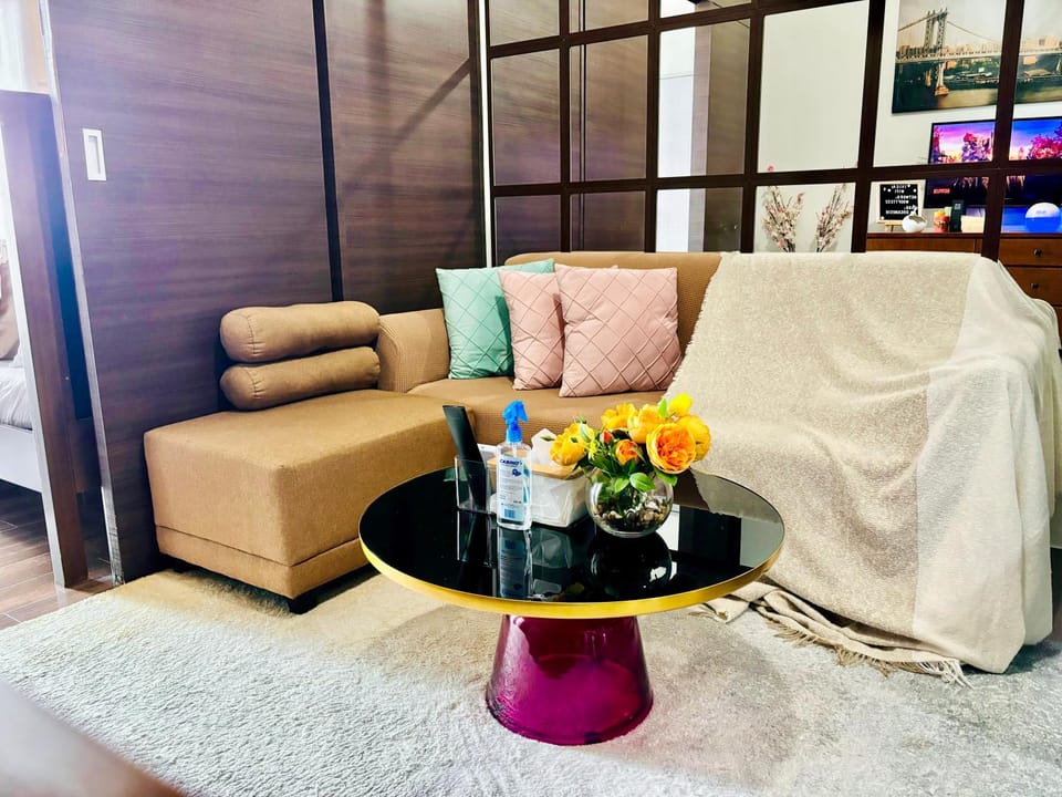 Ikigai's Alpha Makati City View Condo with Balcony Perfect for Relaxation Apartment in Makati
