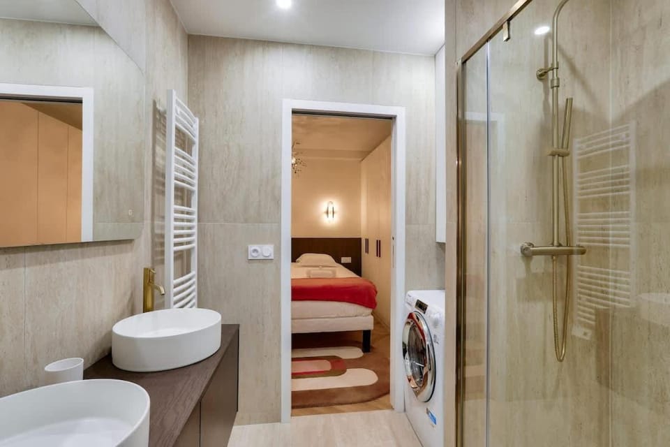 Sublime duplex avec salle de cinéma Apartment in Paris