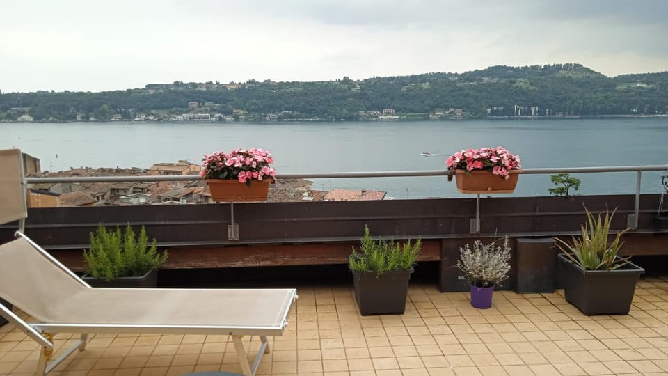 Attico Ai Colli Apartment in Salo