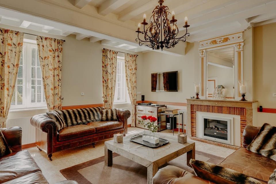 TV and multimedia, Living room, Seating area