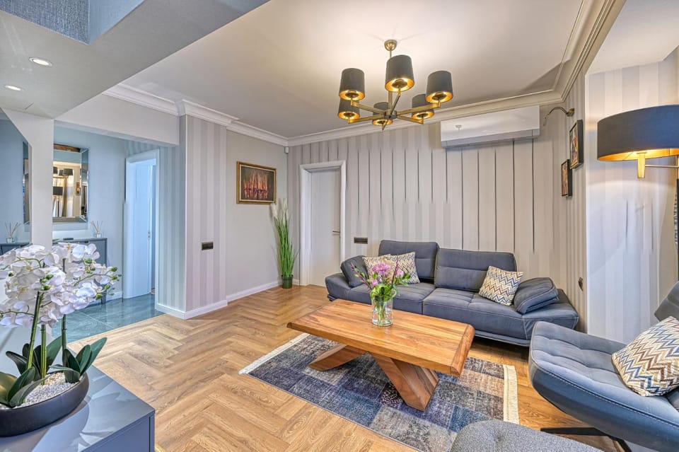 Living room, Seating area, air conditioner