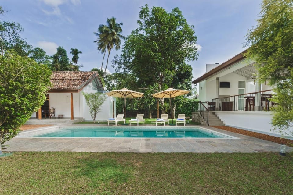 Balcony/Terrace, Garden view, Pool view, Swimming pool, Swimming pool, sunbed