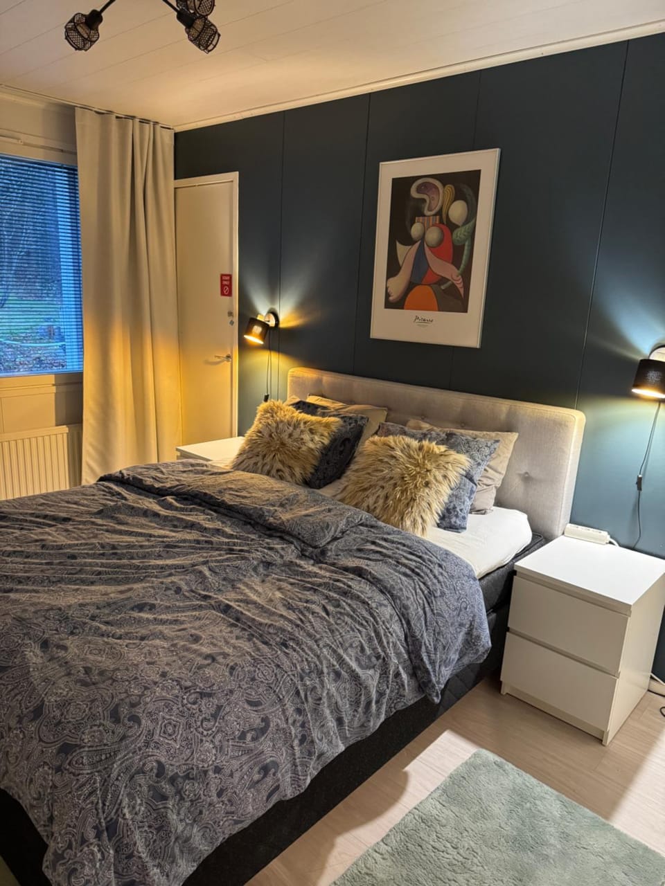 Bed, Photo of the whole room, Bedroom