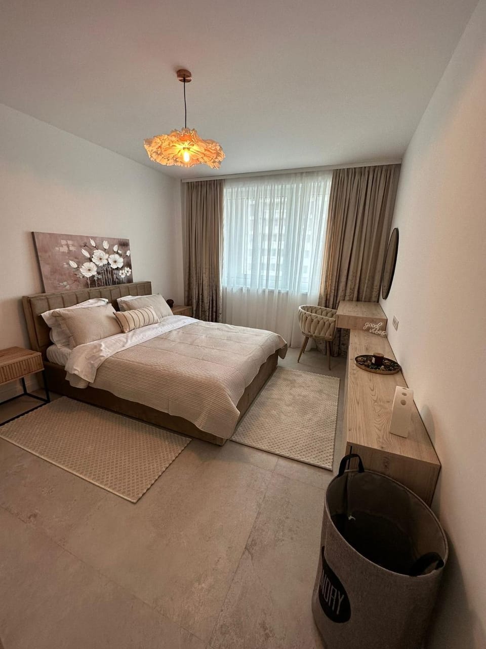 Bed, Living room, Photo of the whole room, Seating area, Bedroom