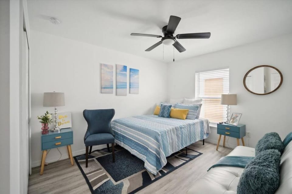 Stylish in heart of Tampa 2bed 2bath Close to YBOR Apartment in Tampa