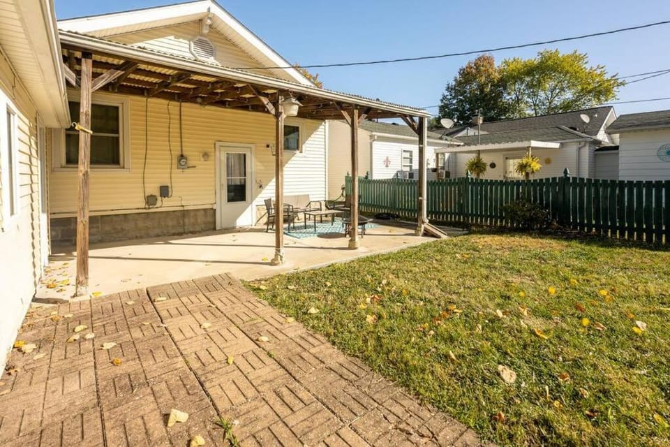 Charming Modern Farmhouse Retreat Apartment in Terre Haute