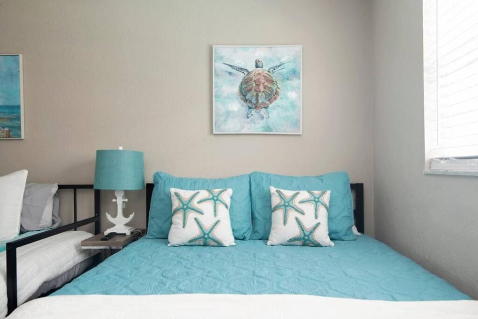 Serenity by the Sea Heated Pool and Spa Apartment in Apollo Beach