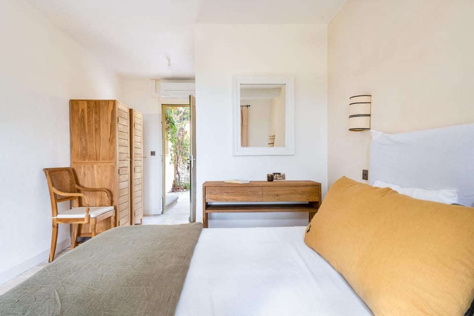 Mas du Loriot Bed and Breakfast in Gordes