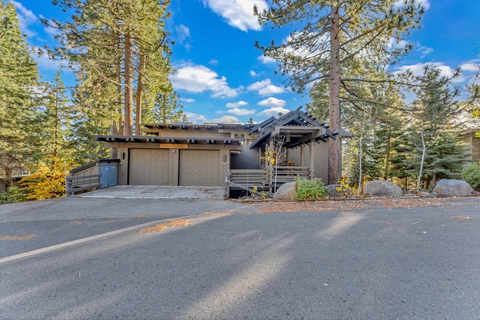 3-Level Getaway Minutes from Lake Tahoe House in Dollar Point