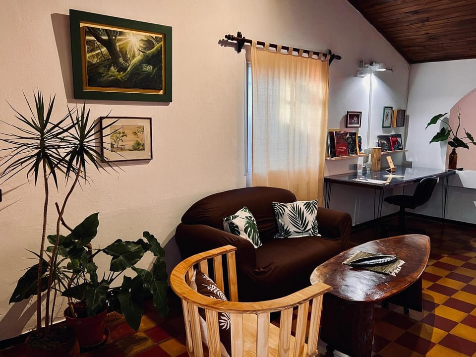 Living room, Seating area