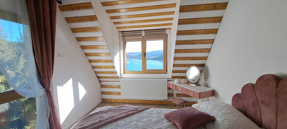 Natural landscape, Bedroom, Lake view, bunk bed