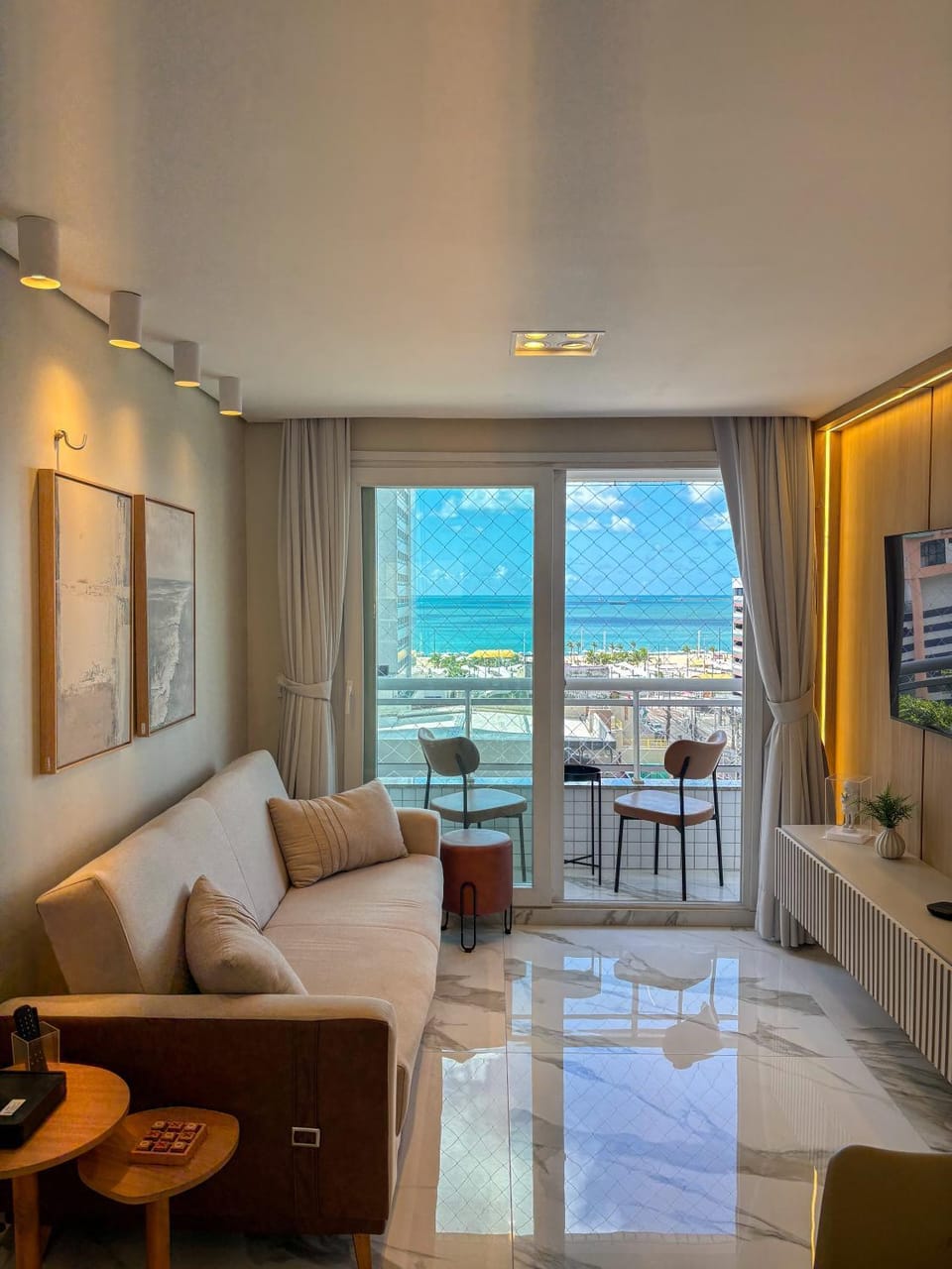 Bed, Natural landscape, TV and multimedia, Living room, Sea view