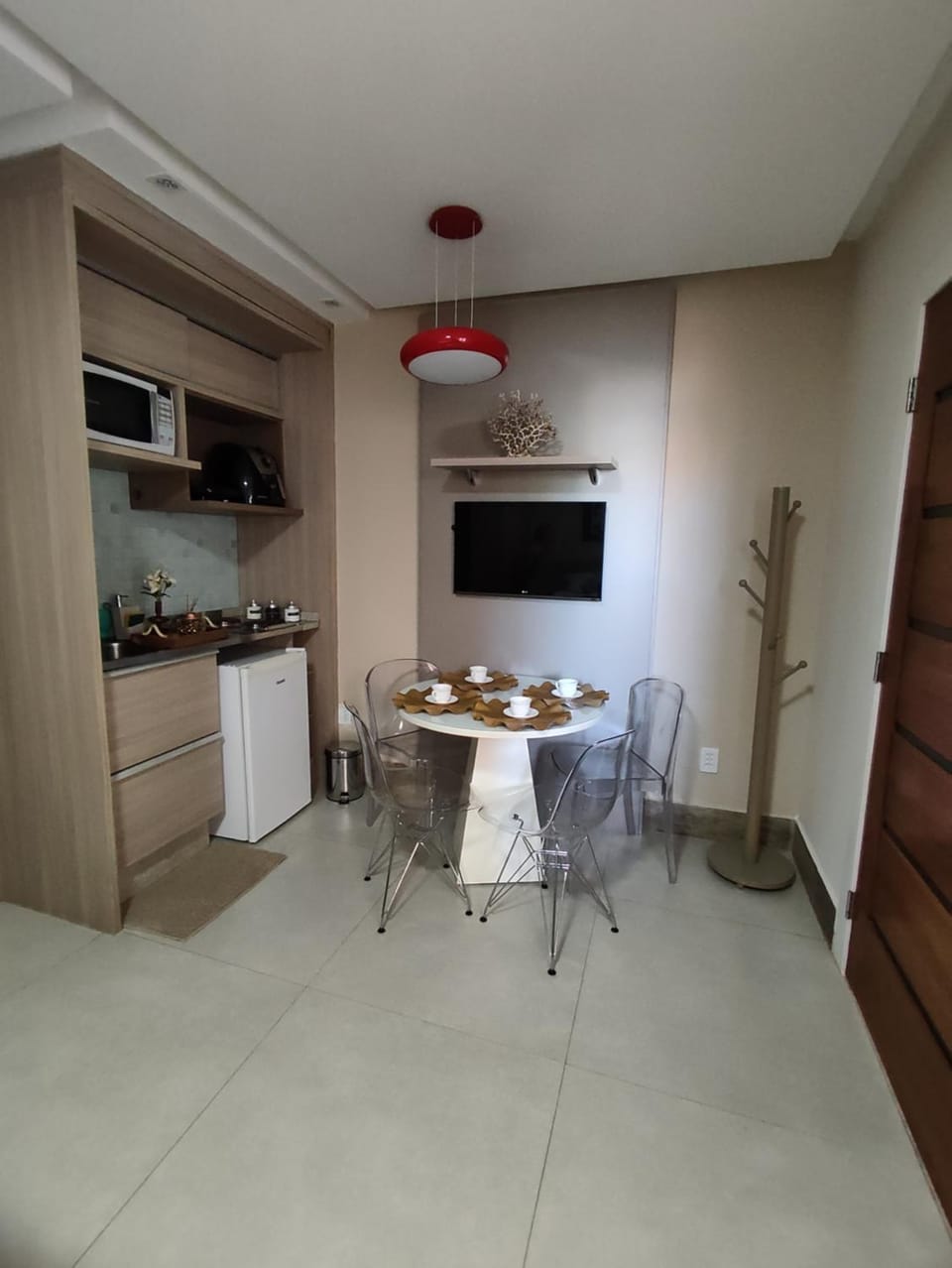 Flat Mar 2 quartos a 400m da PRAIA DO FORTE A 150m da travessia para a ILHA DO JAPONÊS dentro do polo Gastronômico da Passagem Cabo Frio Apartment in Cabo Frio