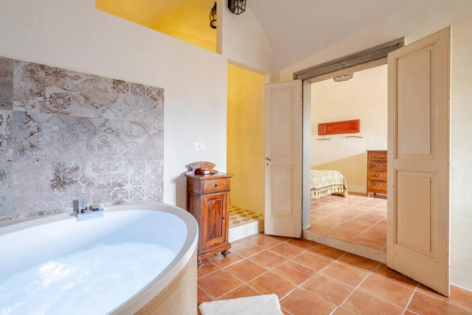 Antica Roccia a Calascio con idromassaggio House in Abruzzo