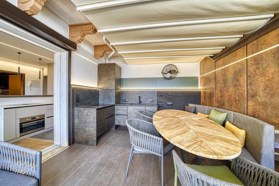 Balcony/Terrace, Seating area, Dining area, Breakfast, Sunrise, Sunset, sunbed, kitchen
