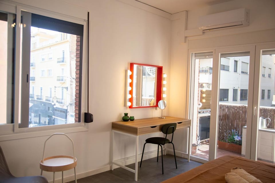 Off site, Seating area, Bedroom, internet, air conditioner