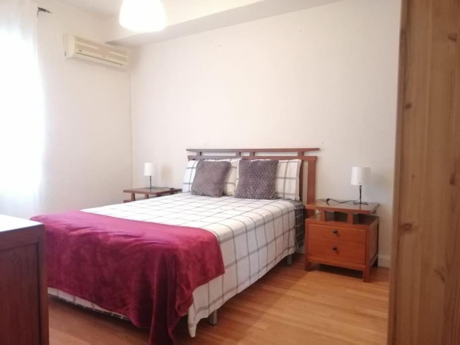 Bed, Photo of the whole room, wardrobe, air conditioner