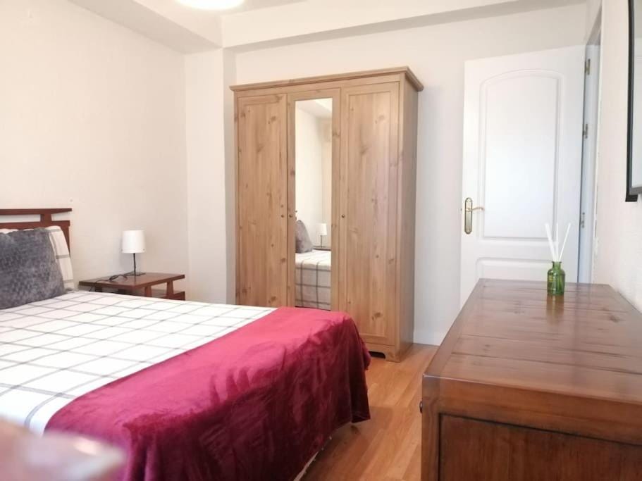 Bed, Photo of the whole room, Bedroom, wardrobe