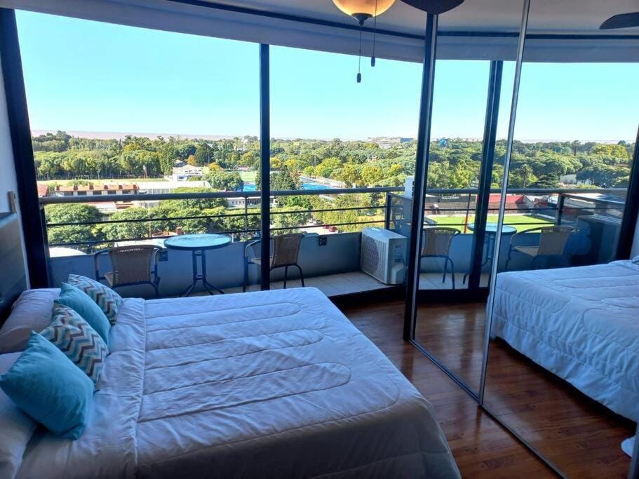 Departamento en nuñez con vista al río Avenida del libertador Apartment in Buenos Aires