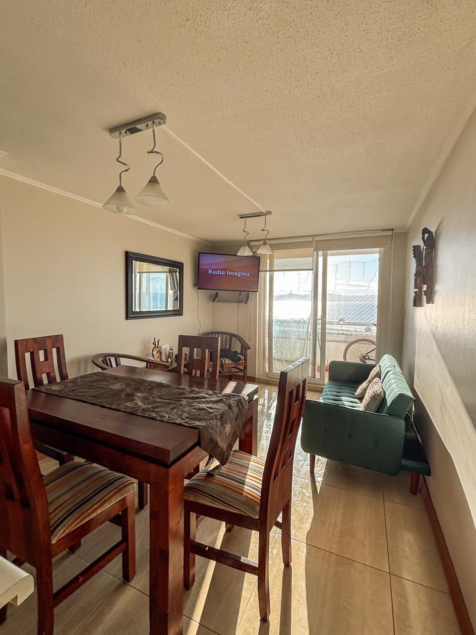 TV and multimedia, Living room, Seating area, Dining area