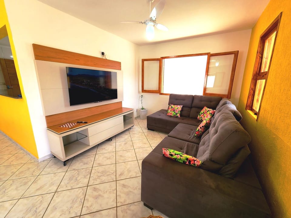 Communal lounge/ TV room, TV and multimedia, Living room, Seating area, Evening entertainment