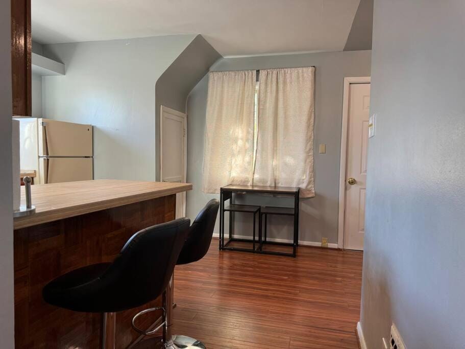 Comfy getaway full Apt for two! Apartment in Niagara Falls
