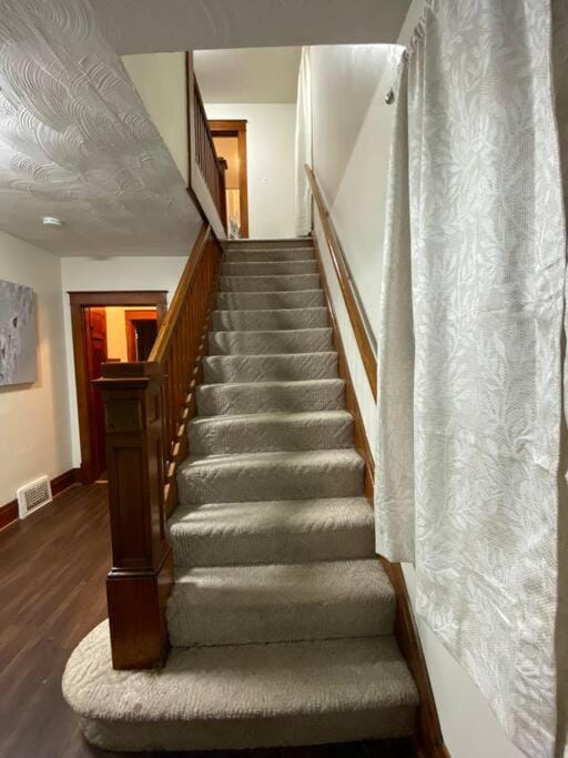 Lasalle Getaway Home! House in Niagara Falls