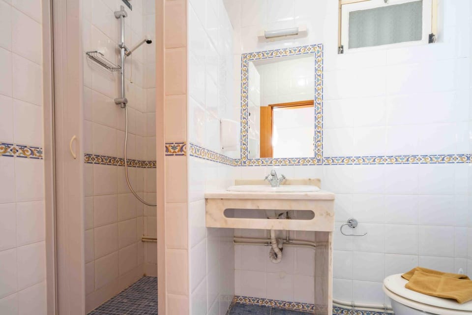 Residencial Capri by Umbral Bed and Breakfast in Guia