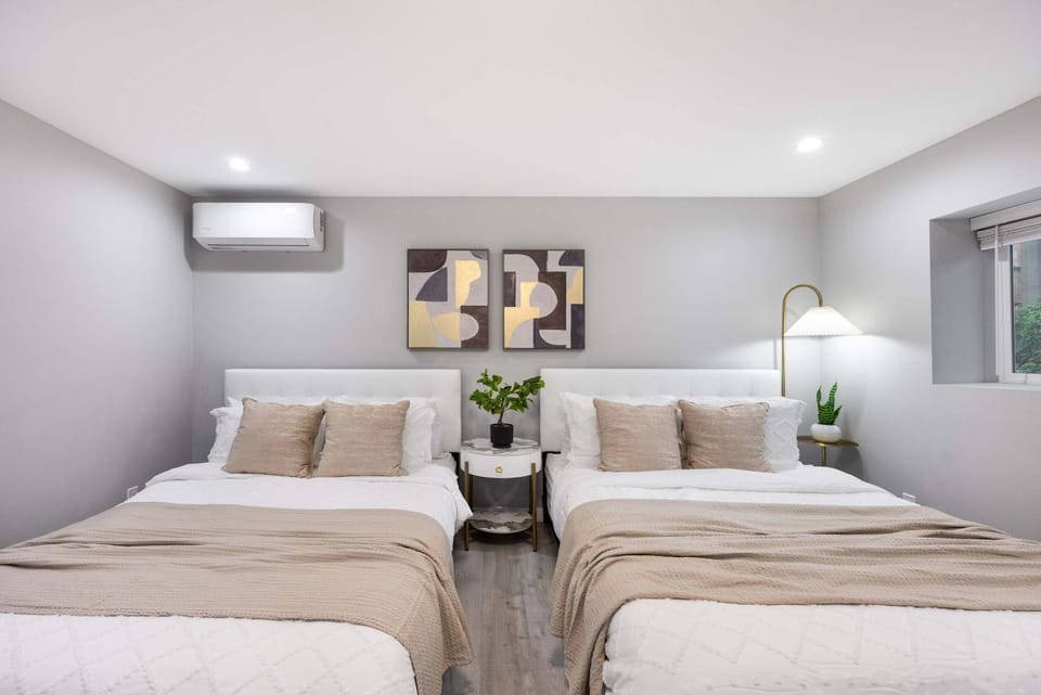 Kirkland Home with 2 Queen Beds - Totem Lake Village House in Kirkland