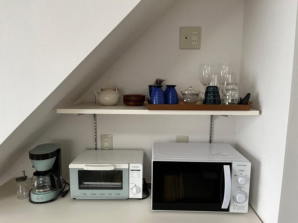 Coffee/tea facilities, toaster
