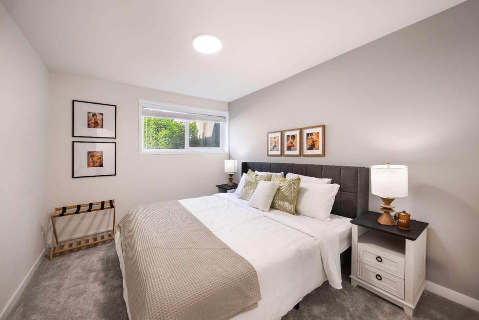 Bruce Lee 1BR Condo Brand New in Queen Anne Apartment in South Lake Union