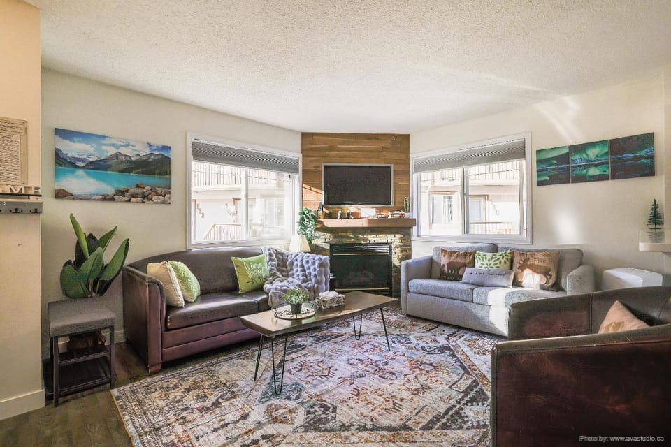 Entire Lovely Townhouse Mountain View! Apartment in Canmore