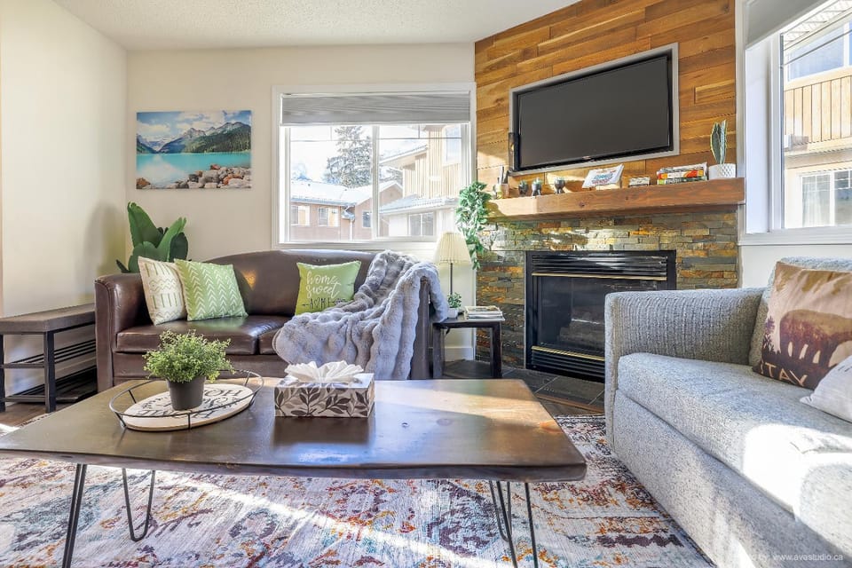 Entire Lovely Townhouse Mountain View! Apartment in Canmore