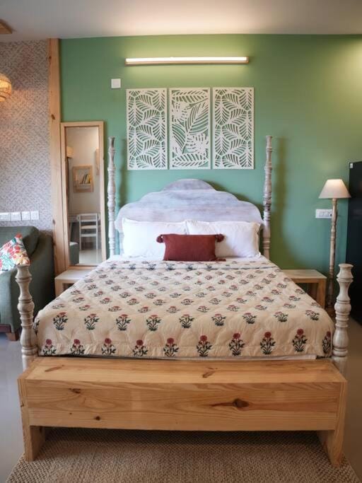 Kudrats Nook -Seaview Bohemian Studio Apartment in Canacona