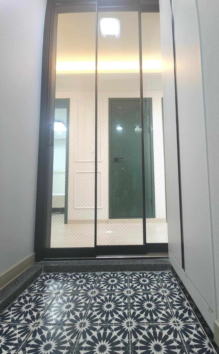 #Hongdae EXIT2#DELUXE APT#New Building#Luggage storage#Yentral Park Apartment in Seoul