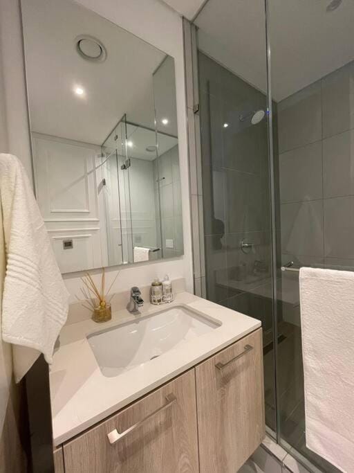 El Mayor Deluxe Suite MENLYN MAINE Apartment in Pretoria
