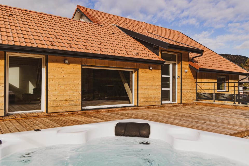 Patio, BBQ facilities, Garden, Hot Tub, sunbed