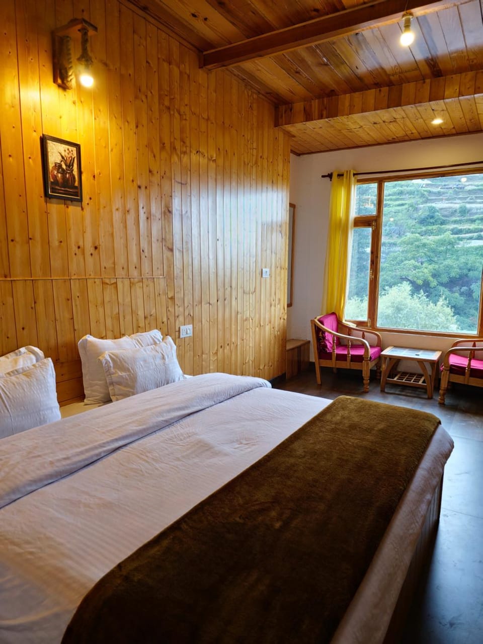 Bed, Natural landscape, Photo of the whole room, Bedroom