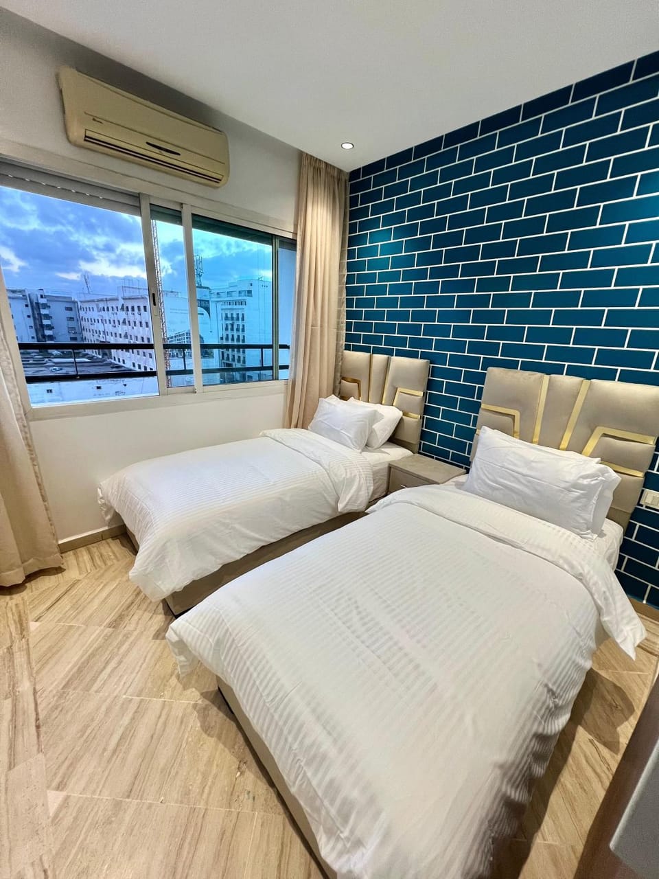 Bed, Photo of the whole room, Bedroom, air conditioner