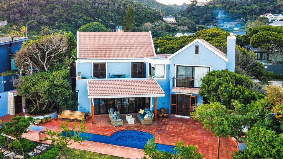 Property building, Day, Natural landscape, Garden, Balcony/Terrace, Garden view, Pool view, Swimming pool